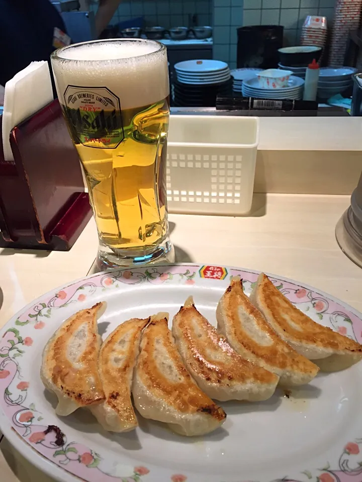 王将  餃子と生ビール|sanmarzanoさん