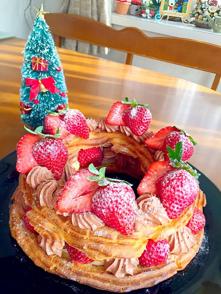 Snapdishの料理写真:あまおう🍓のパリブレスト🎄|Miki (^_−)−☆さん