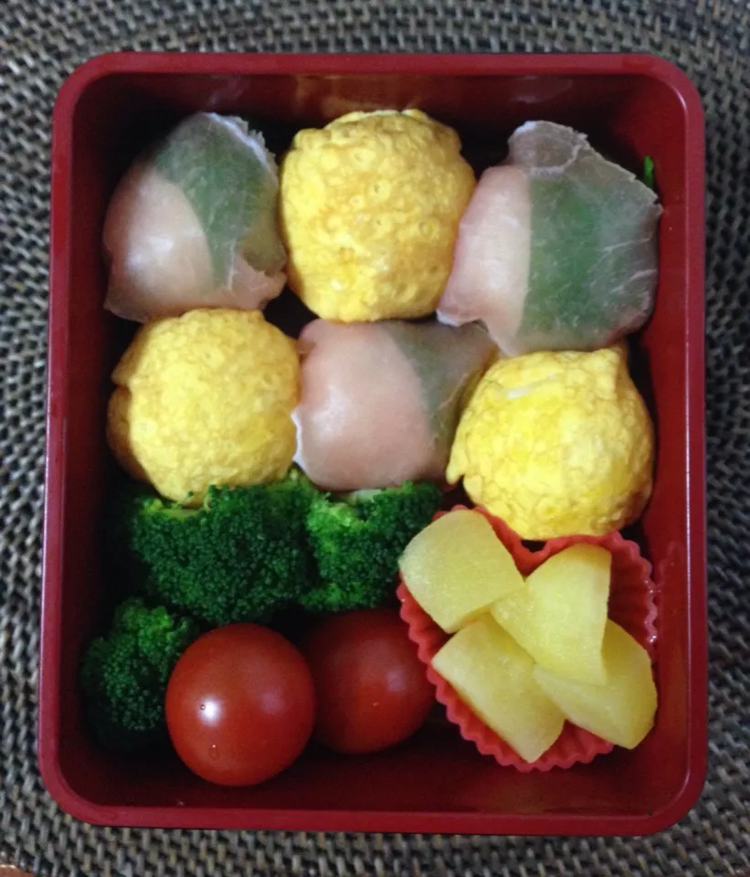 Snapdishの料理写真:コロコロおにぎり弁当|*なおみん*さん