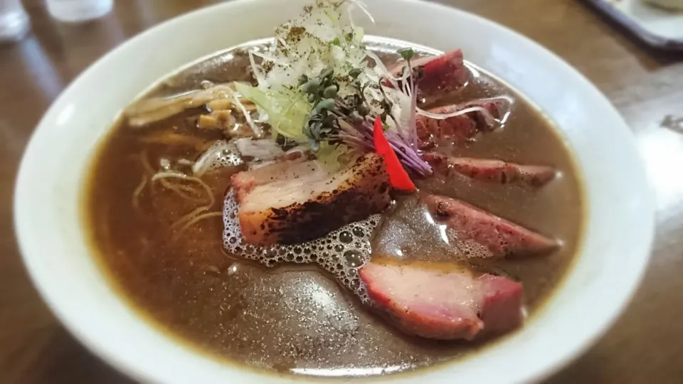 叉焼黒辛醤油ラーメン|ボンゴさん