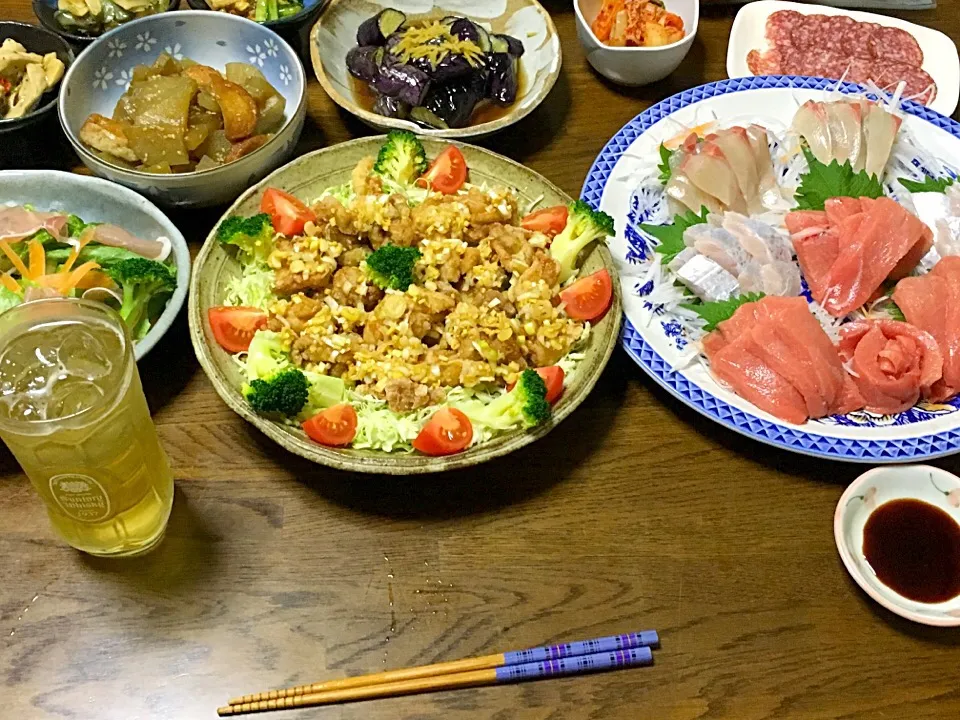 油淋鶏
刺し盛り(大トロ・太刀魚・縞鰺)
ナスの揚げ浸し
ヤーコンの煮付け
生ハムサラダ
ニッカハイボール|藤井裕之さん