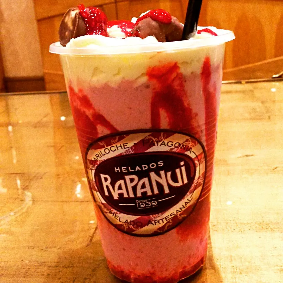 Snapdishの料理写真:#Dessert #Helado #milkshake #iceCream #Rapanui #Bariloche #Argentina The best milkshake Ever! Lo mejor!|Ortal Dさん