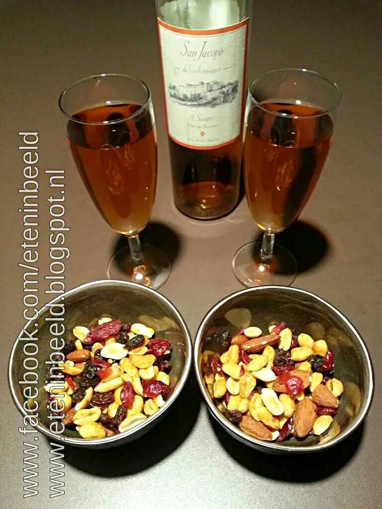 Liquid candy (dessert wine) with nuts|Frank&Jolanda - Eteninbeeldさん