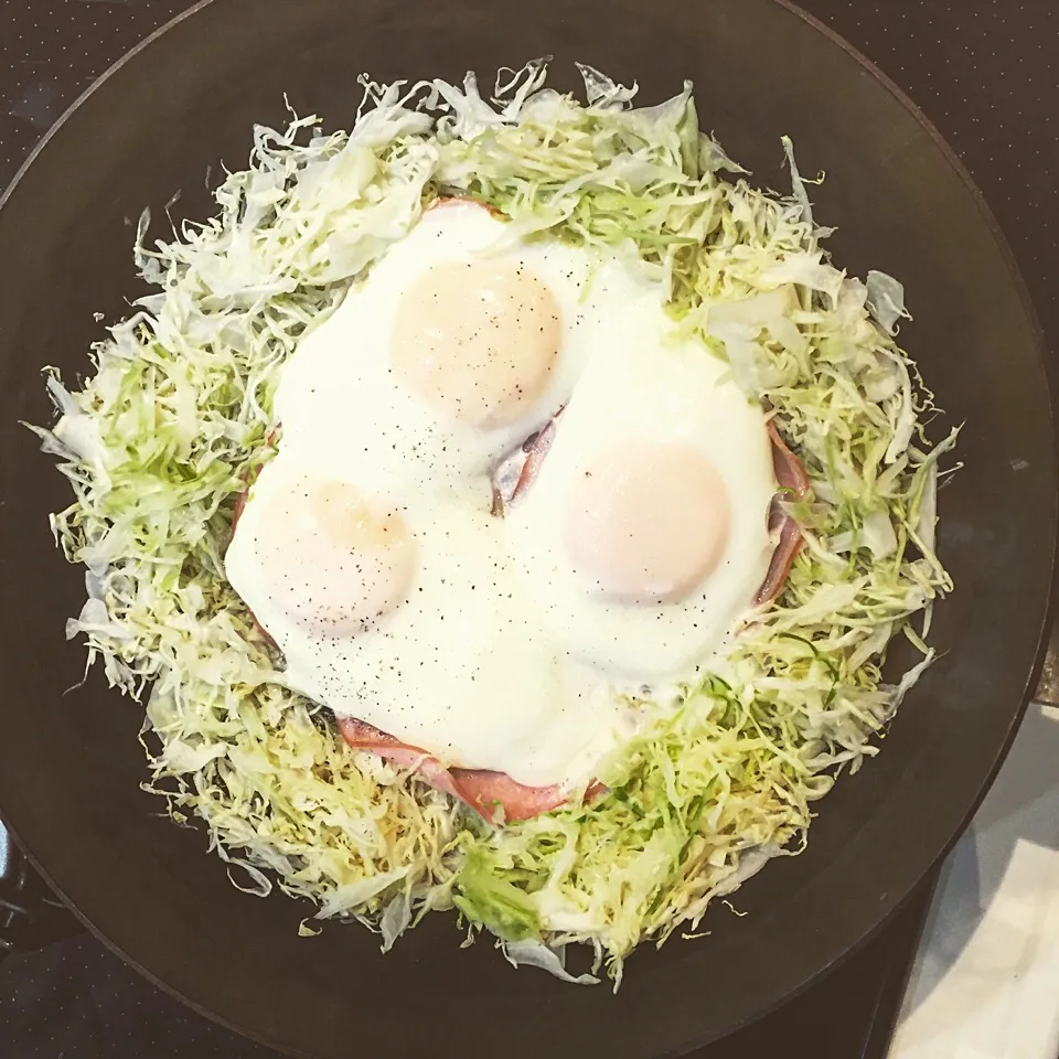 フライパンで巣ごもり目玉焼き🍳|レイさん