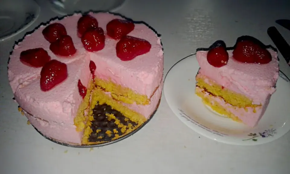 Snapdishの料理写真:homemade strawberry shortcake|Hongoro Hanniさん