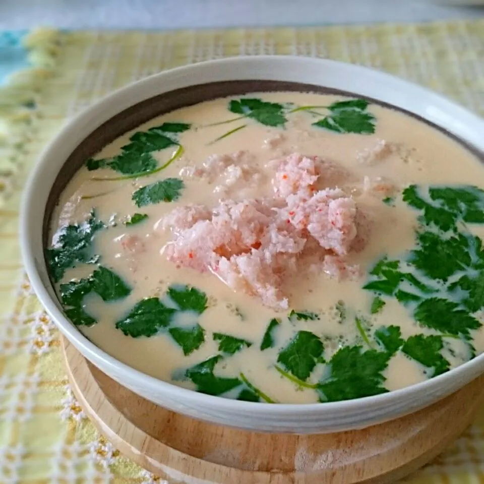 Snapdishの料理写真:海老とカニ缶で茶碗蒸し！|ちぇさん