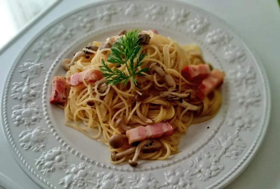 Snapdishの料理写真:休日のランチパスタ🍝
鷹の爪なしのペペロンチーノ|らんちゃんさん