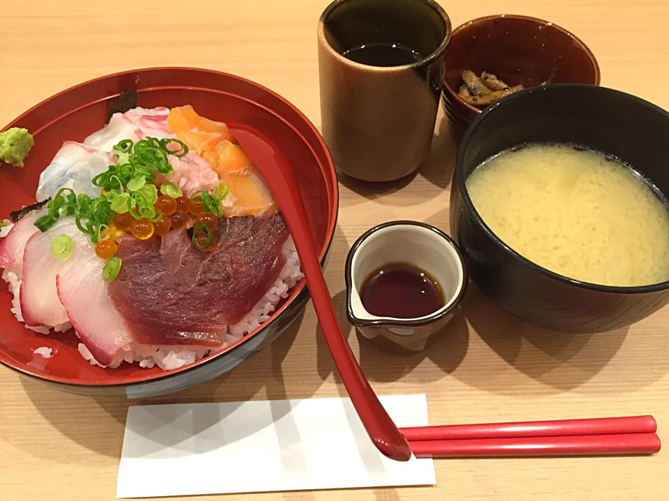 海鮮丼|ぽちんさん