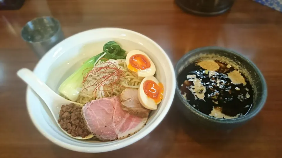 Snapdishの料理写真:麺や真登 濃厚黒がけ坦々つけ麺 特製|ミナミ ヒロヤさん