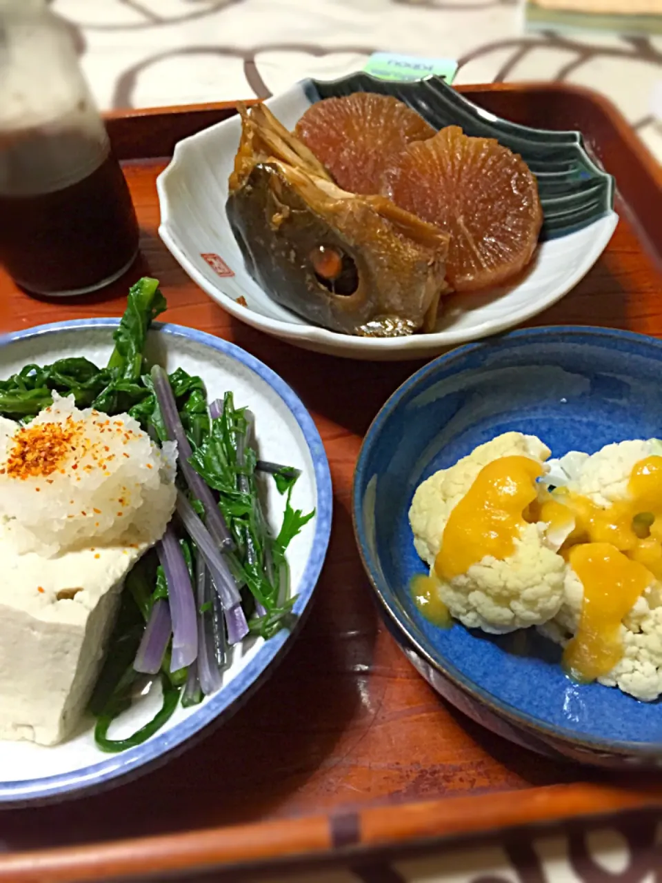 Snapdishの料理写真:ブリ大根・紅法師と畑の春菊の湯豆腐・畑のカリフラワー|reiさん