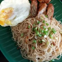 Snapdishの料理写真:Fried Vermicelli ~~😄✌|Jennifer Yapさん