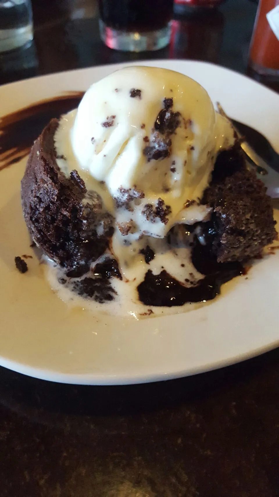 Choco Lava Cake with Vanilla Ice Cream|Monj Amoncioさん