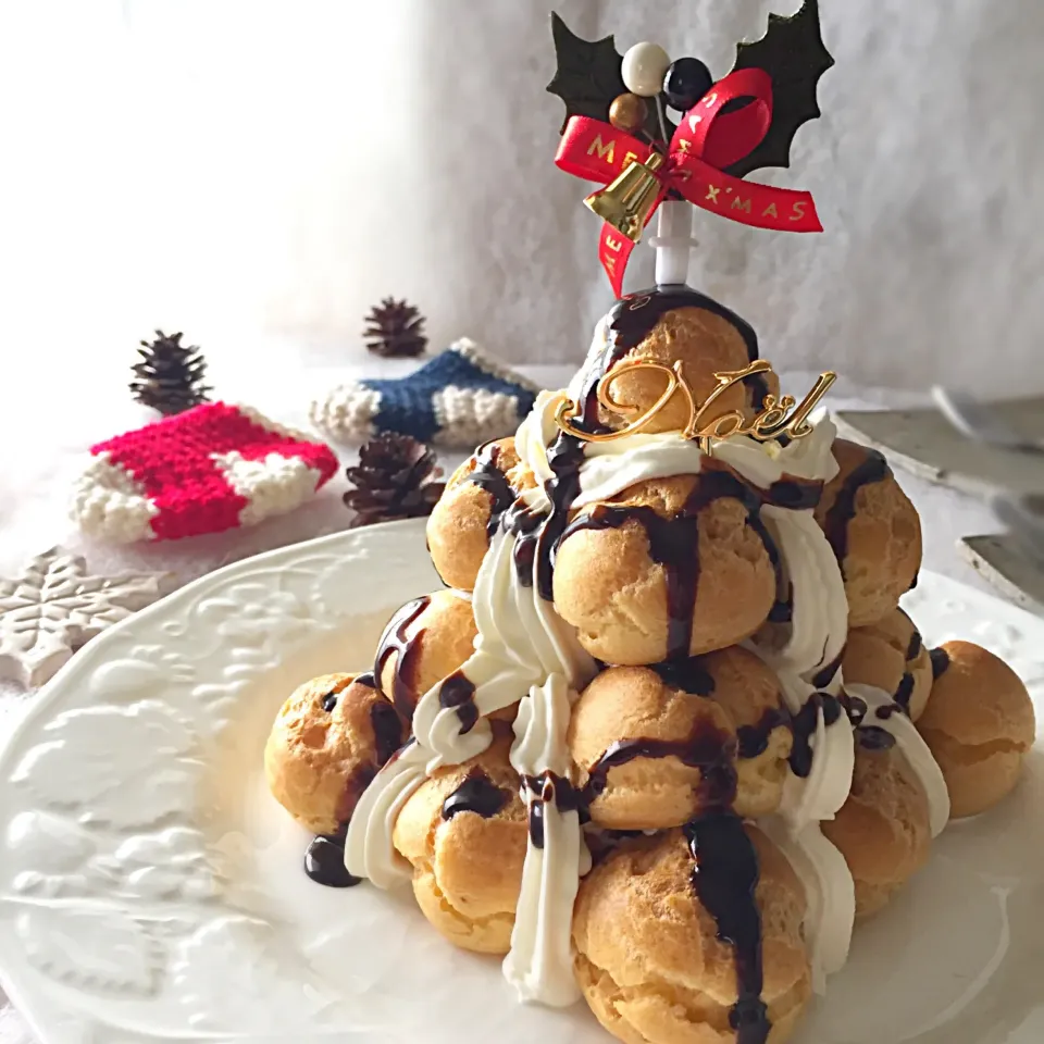 Snapdishの料理写真:くららさんのサラダ油でシュークリーム☆でシュータワー🎄|SYRさん