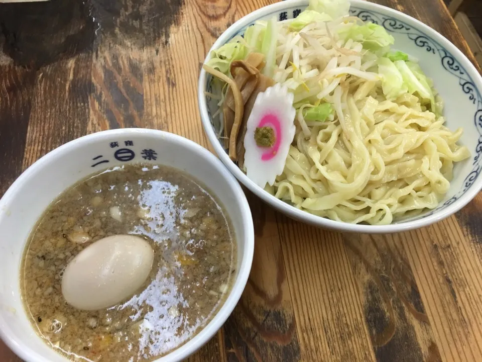 Snapdishの料理写真:背脂煮干しつけ麺(太麺)＋〔トッピング〕山盛り温野菜＋〔トッピング〕大盛り|マロさん