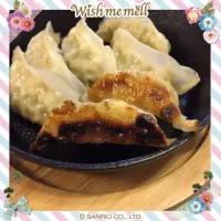 Snapdishの料理写真:ニトスキで餃子を焼いたよ♪|coronさん