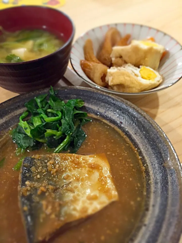 鯖の味噌煮🍀玉子巾着とちくわの煮物🍀豆腐と白菜のお味噌汁|mochaさん