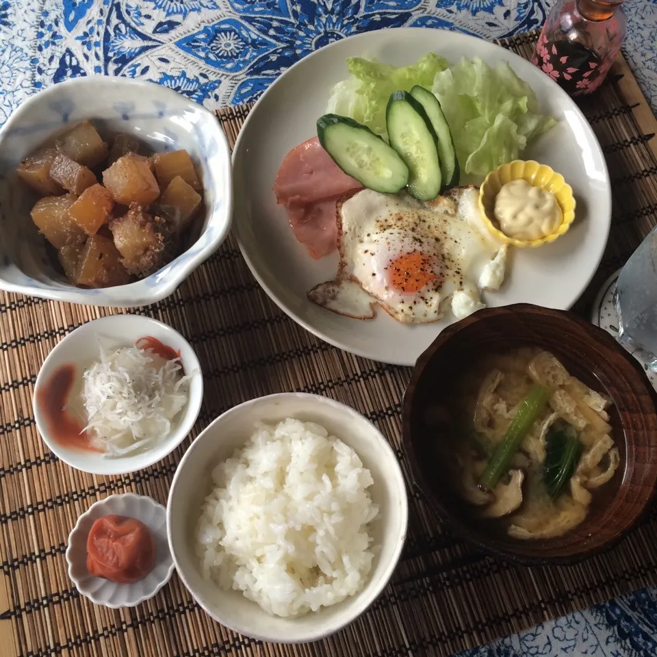 Snapdishの料理写真:ハムエッグの朝ごはん|shizuhoさん