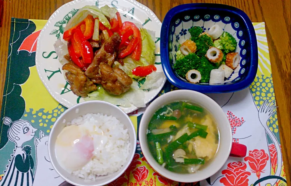 夜ご飯🌃🍚
鶏肉とパプリカの中華辛味焼・にらと卵スープ🐣ブロッコリーとちくわのおひたし😁|kazuuさん