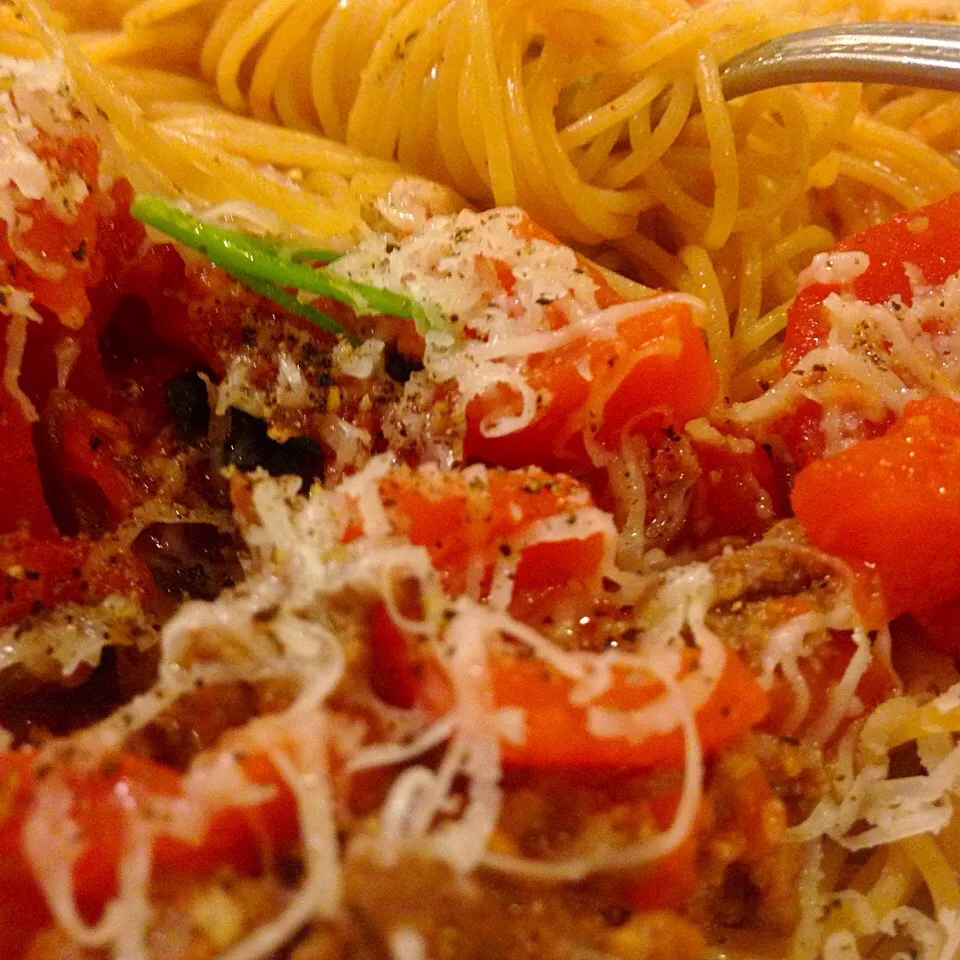 Cappillini with ground beef and tomatoes|Peter Simonさん