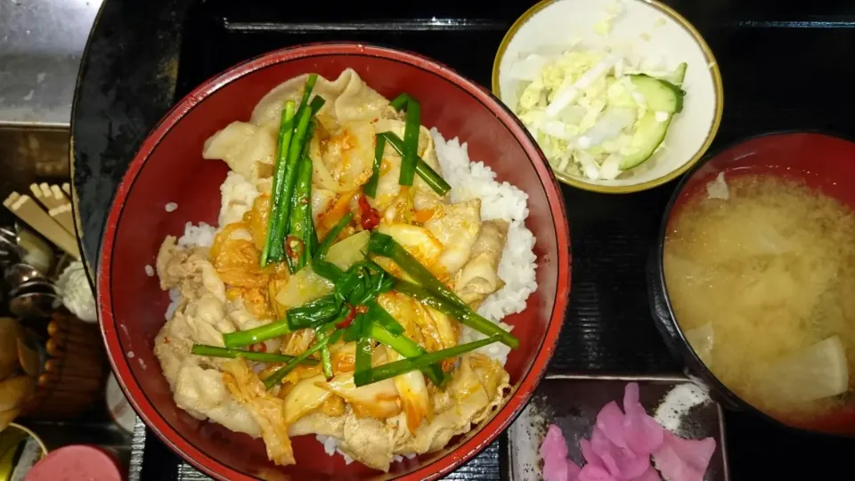 豚キムチ煮丼|かいさん