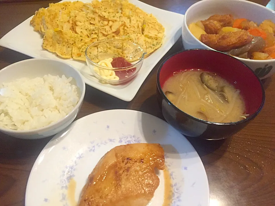 煮物
かじきの味噌漬け焼き
なすともやしのみそ汁
コーンともやしのふわチヂミ|ぴかちゅん★さん