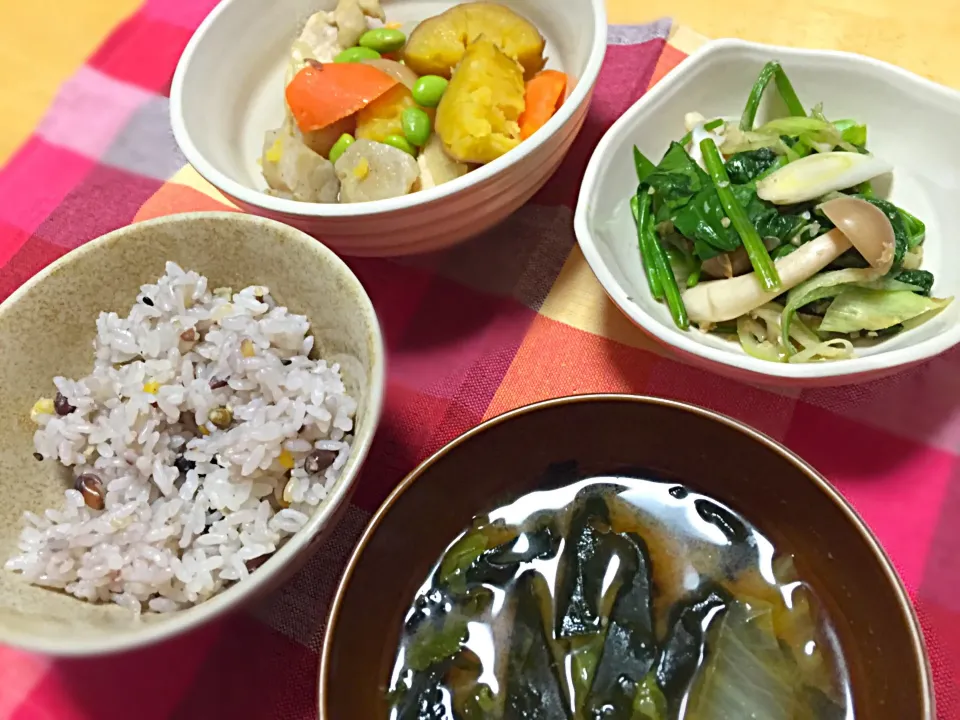 Snapdishの料理写真:鶏サツマ(ムネ肉とサツマイモの煮物)
ほうれん草のクルミ和え|miyoさん