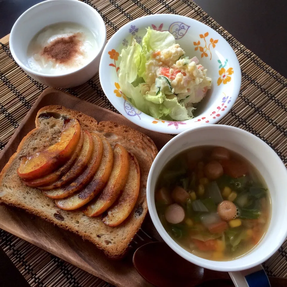 焼きりんごトーストの朝ごはん|shizuhoさん