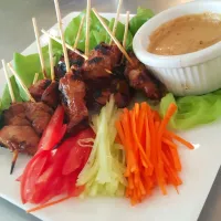 satay atam  (Indonesian  grilled chicken skewers)|Louis Rodriguezさん