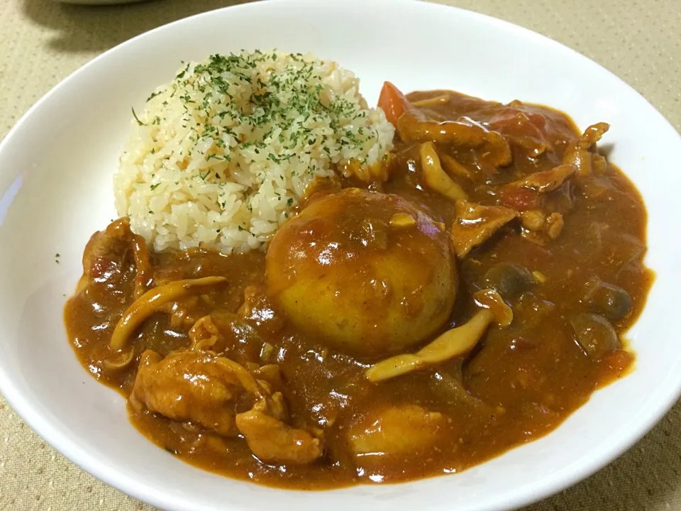 Snapdishの料理写真:ポークトマトカレー/バターライス|Hiropanさん