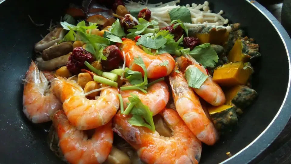 shrimp steam  herb mix  mushroom|Kung Doratee Sculptureさん