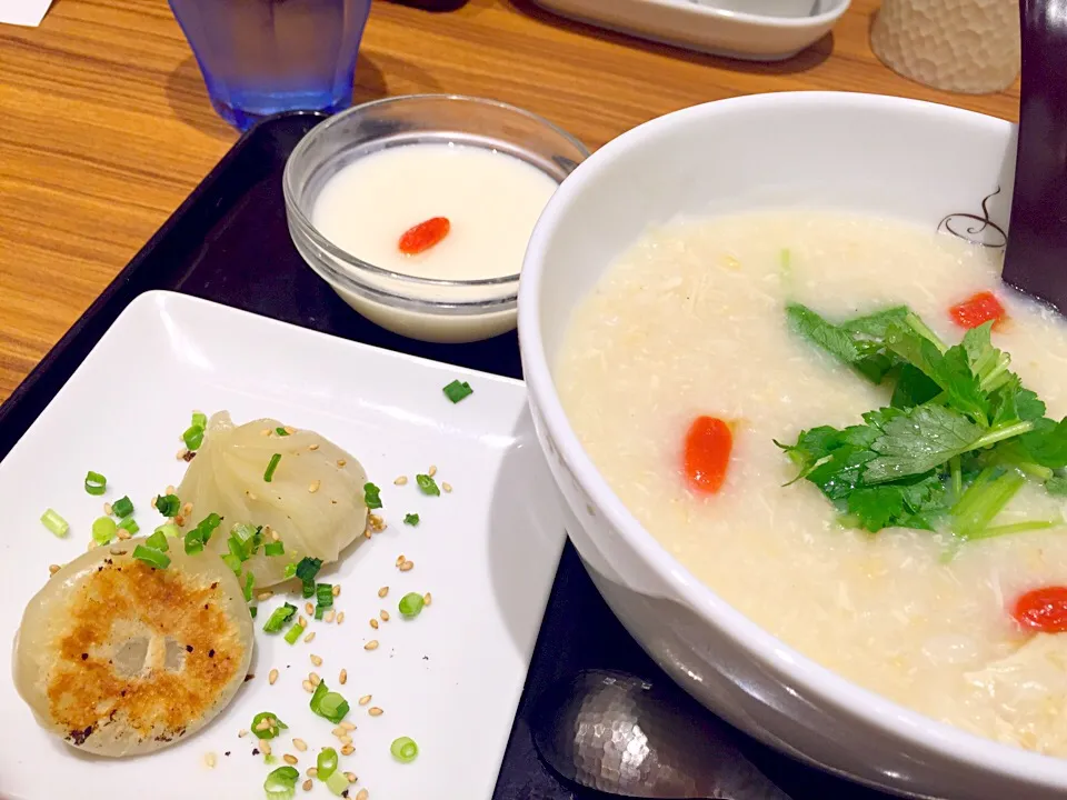 生姜 サムゲタン粥とプチ小籠包 杏仁豆腐|あぼちさん