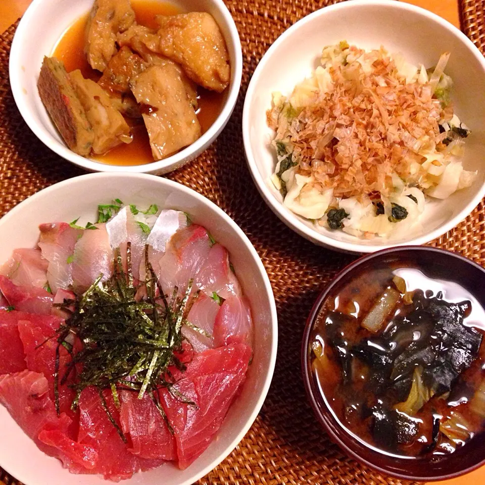 まぐろ&つばす丼、さつま揚げの煮物、白菜の漬物。|chacoさん