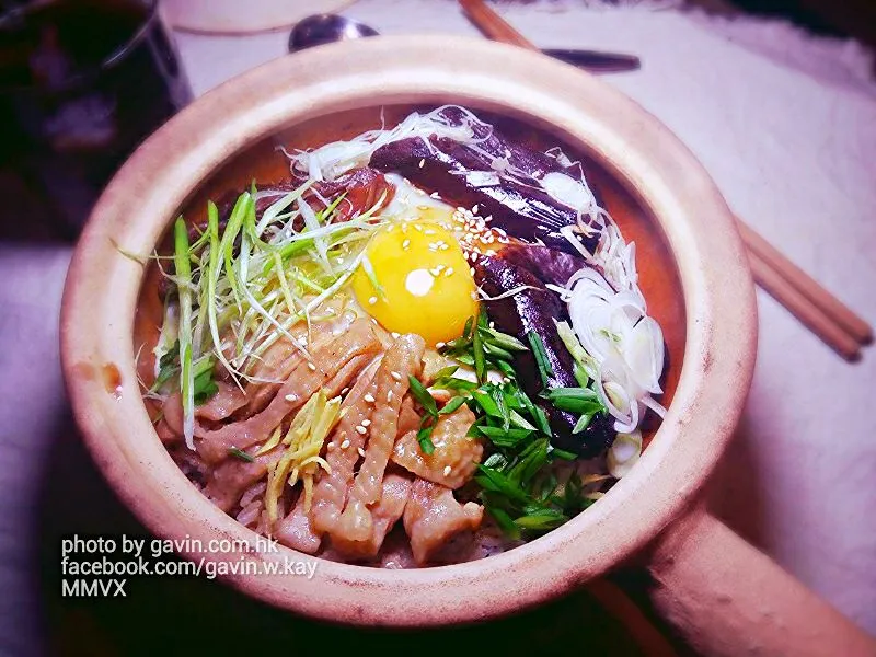 【 Cantonese claypot chicken rice with Chinese sausages 】|Gavin Wong (香港の人々)さん