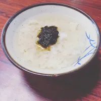 Snapdishの料理写真:のり茶漬け☆
お酒飲んだ次の日に染み渡る〜〜(๑´ω`ﾉﾉﾞ✧|のんさん