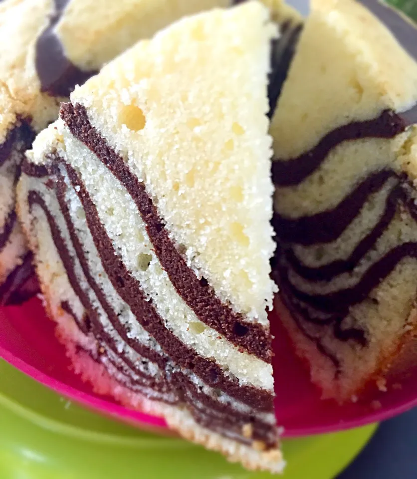 Zebra Butter Cake☕️|Tari's Kitchenさん