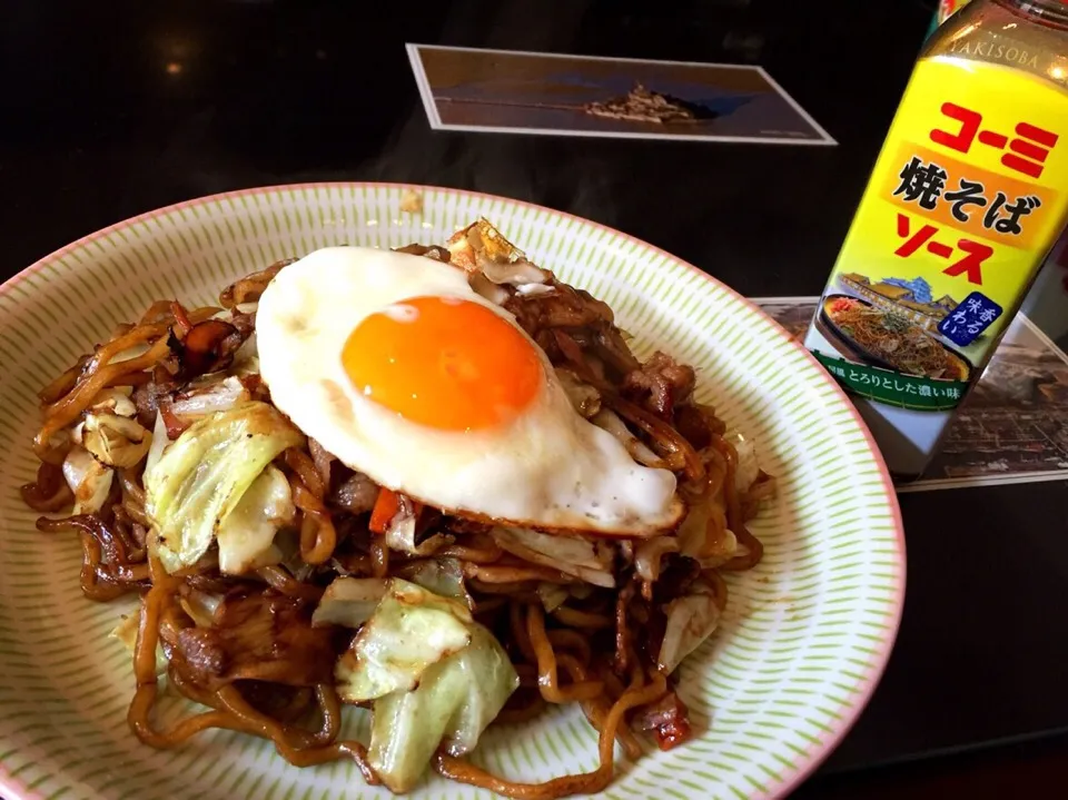 名古屋の味❗️ コーミ焼きそばソースで目玉焼きそば〜🍳|BUBUさん