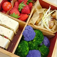 Snapdishの料理写真:お友達が作ってくれたお弁当♡