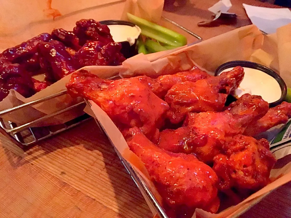 Chicken Wings (Buffalo and BBQ)|chan mitsuさん