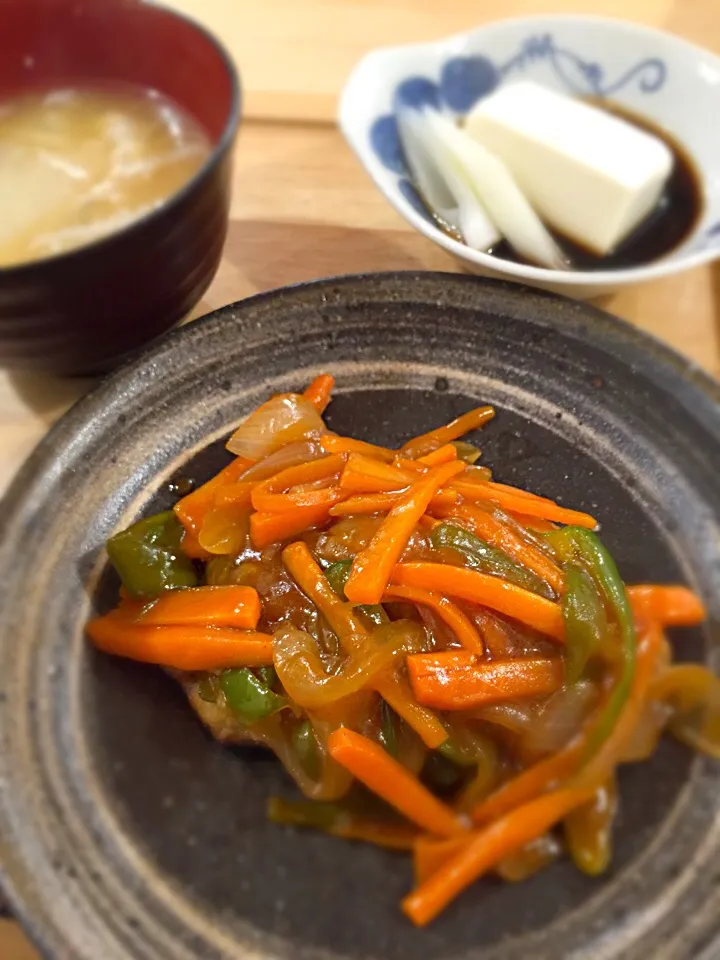 さごし(サワラ)の甘酢あんかけ🍀湯豆腐🍀カブとネギのお味噌汁|mochaさん