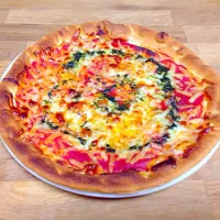 Plain round cheese pizza|Adrian Rocheさん