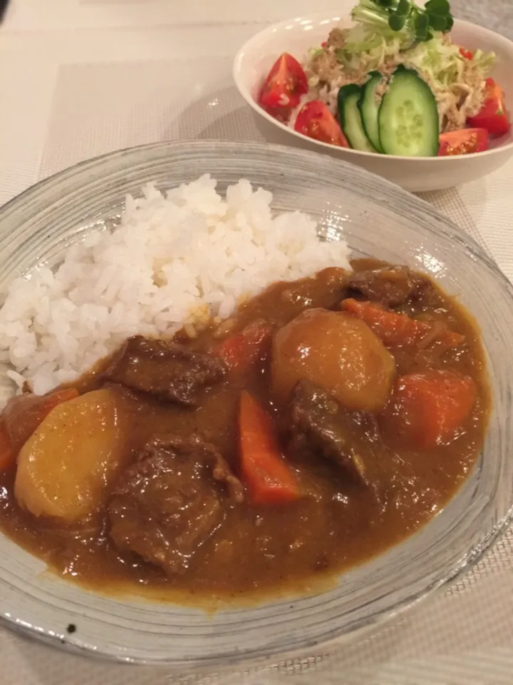 久しぶりのカレーライス🍴山盛りだ٩(ˊᗜˋ*)و✧*｡手作りルゥで大きめ野菜とお肉もゴロゴロ♪|mutsumi☺︎さん