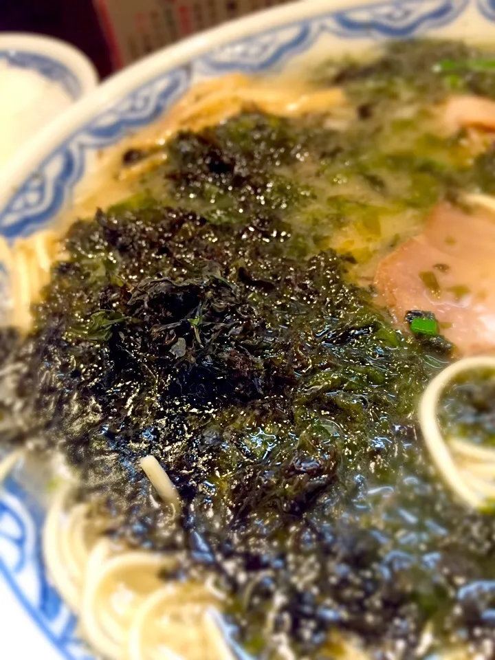 Snapdishの料理写真:味玉 岩のりめん  by赤のれん麺徳|ugatomoさん