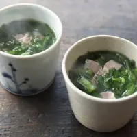 刻み春菊とベーコンのスープ