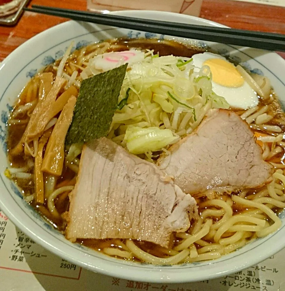 Snapdishの料理写真:武蔵小山・大勝軒    野菜中華そば🍜
温まったぁ👍|りくれんさん