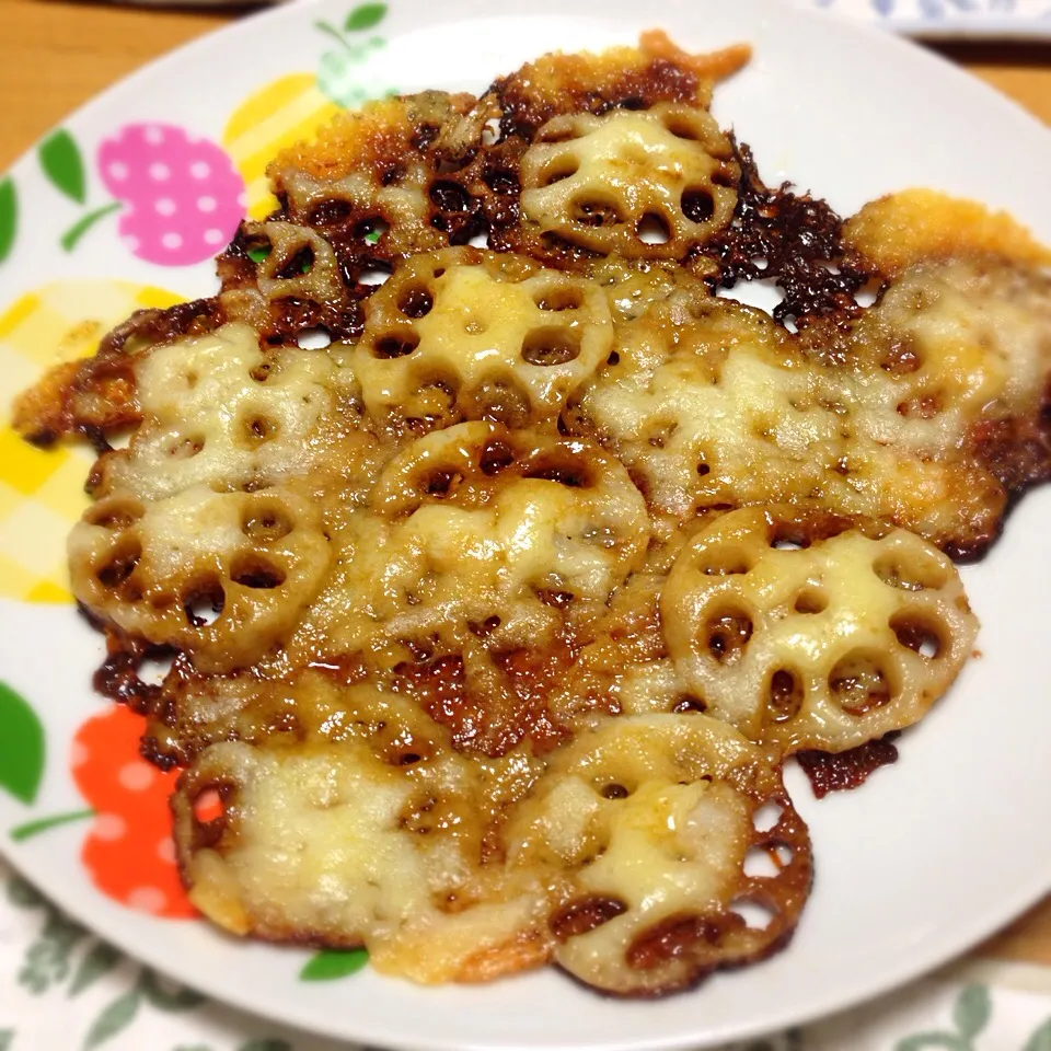 Tomoko Itoさんの料理 レンコンキンピラ風味のカリカリチーズ❤️|こいちさん