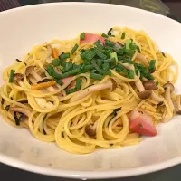 お茶漬けの素で和風パスタ|fmnmnnkfさん