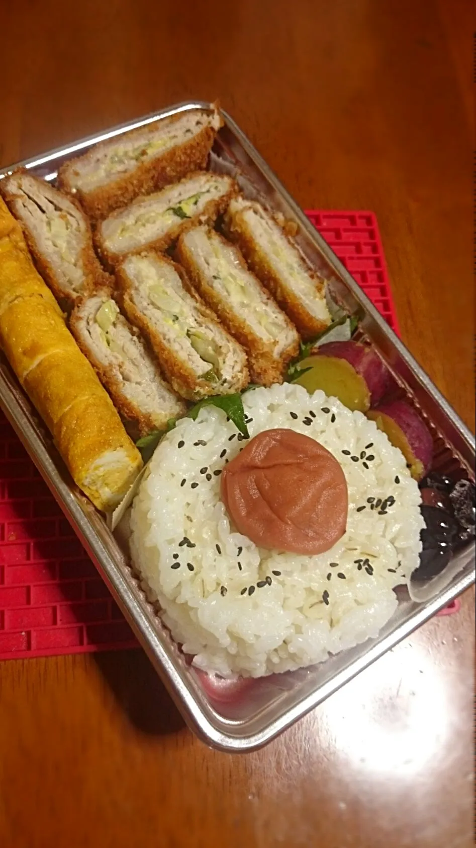 キャベツ入り重ねトンカツ弁当|千尋さん