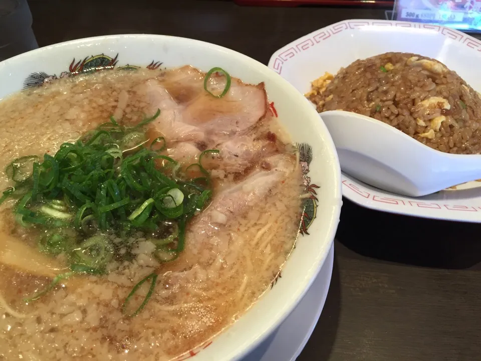 チャーハン定食🍜|まさとさん