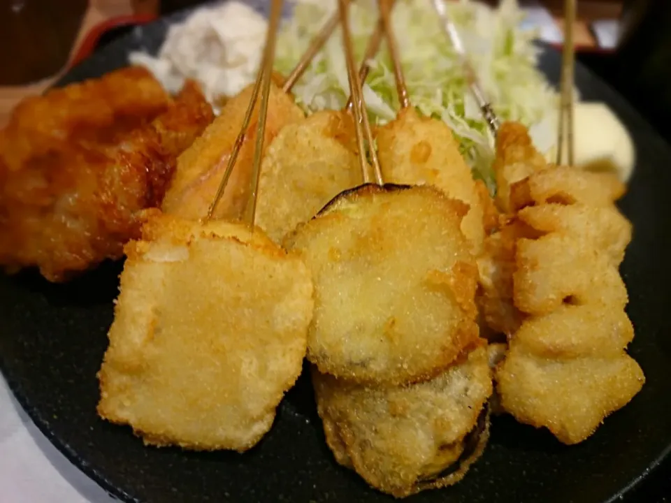 Bランチ(串7本+唐揚げ2個)|イヌノヒトさん