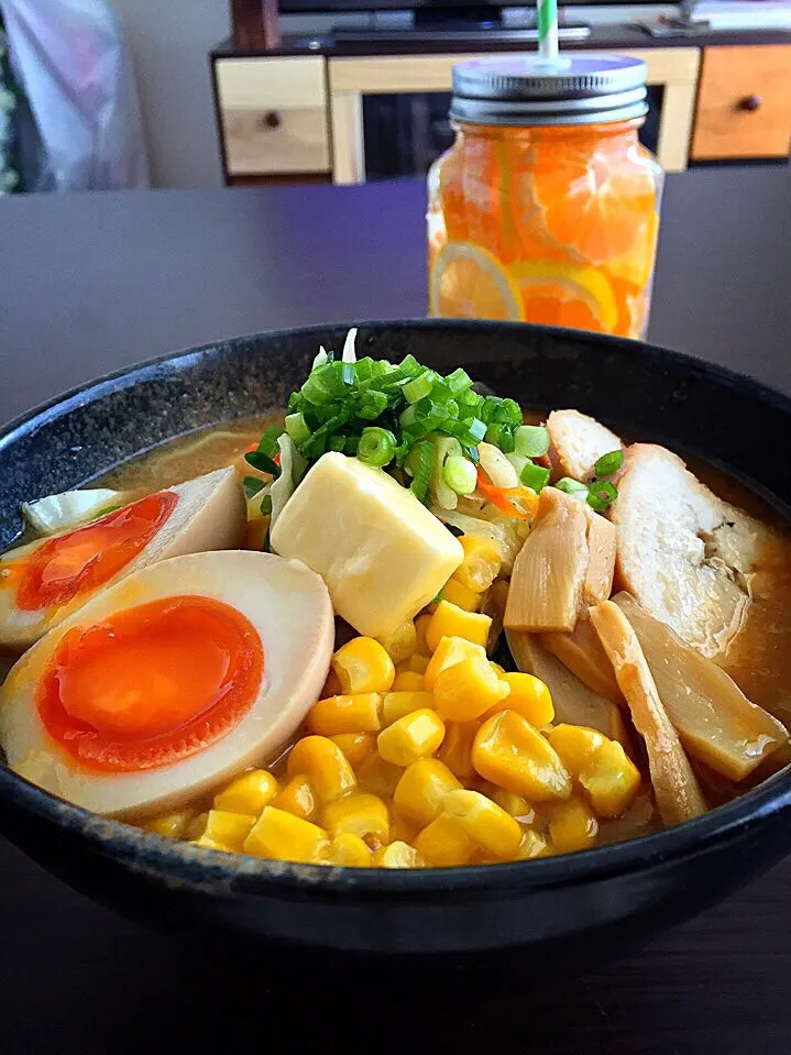 ⭐️味噌バターコーンラーメン
⭐️デトックスウォーター（オレンジ・みかん・レモン）|よっちぃさん